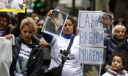 Ya son seis los detenidos por el triple femicidio en Florencio Varela. Ya son seis los detenidos por el triple femicidio en Florencio Varela.