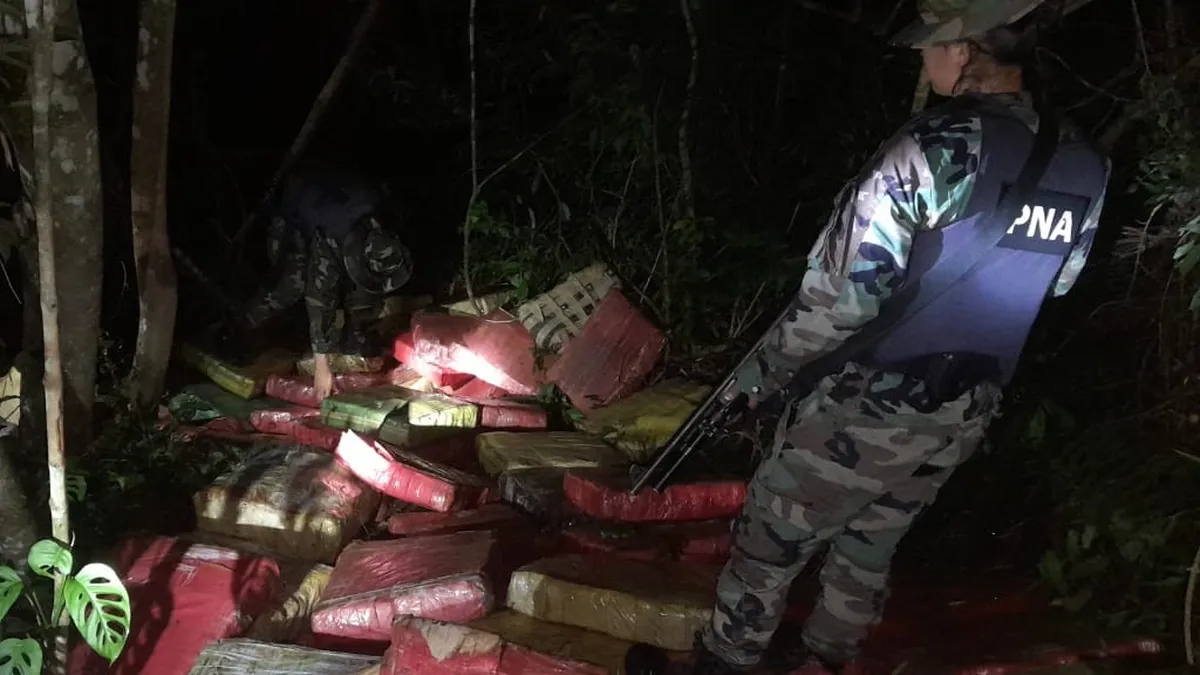 Alrededor de 1.400 kilos de marihuana fueron incautados por efectivos de la Prefectura Naval Argentina.