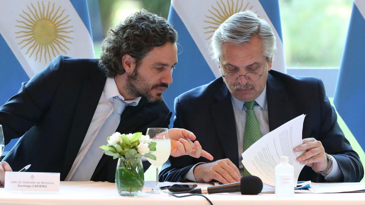 El presidente Alberto Fernández junto al jefe de Gabinete de la Nación