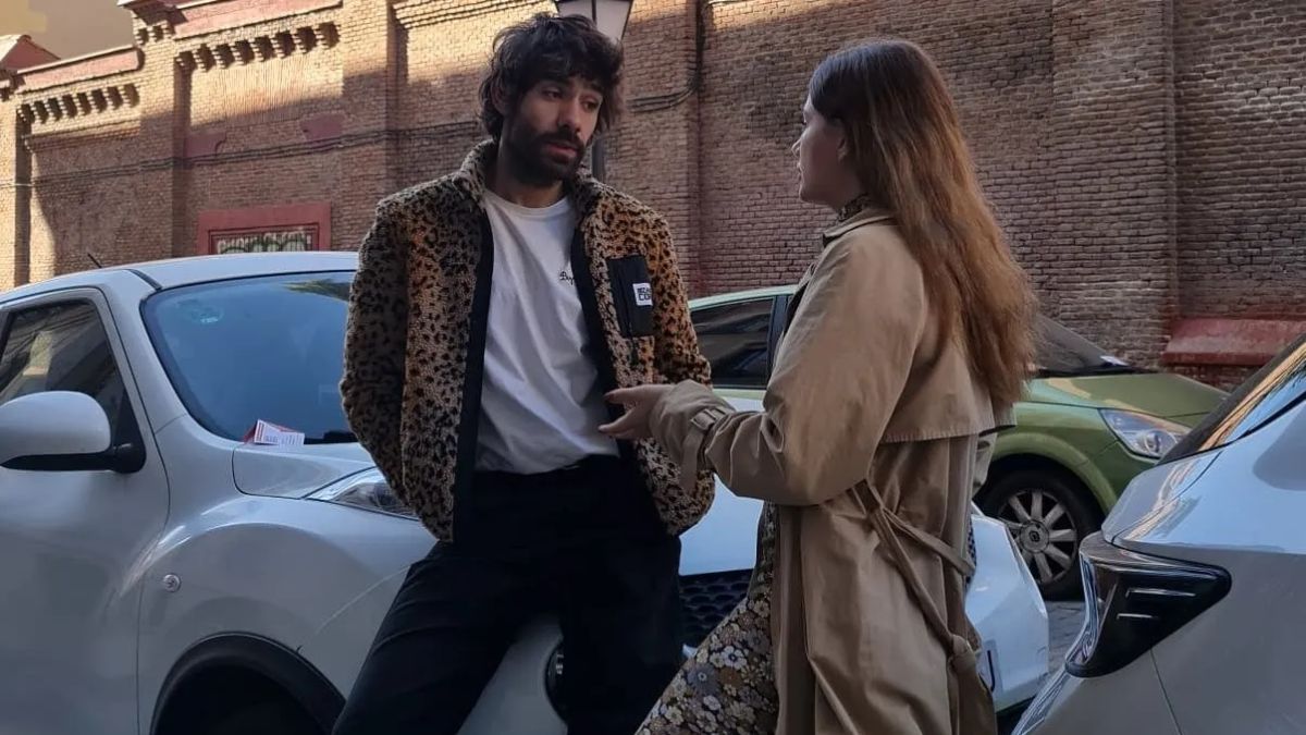 Armando Mena Navareño es un empresario español que mantuvo un breve romance con la China Suárez. Armando Mena Navareño es un empresario español que mantuvo un breve romance con la China Suárez.