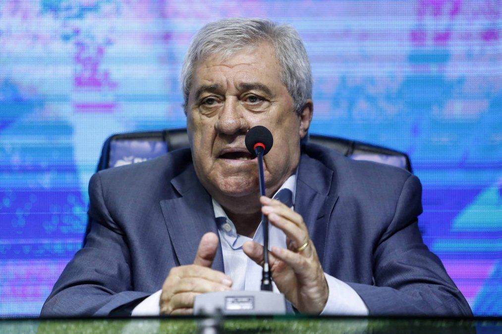 El presidente de Boca, Jorge Amor Ameal, internado por coronavirus