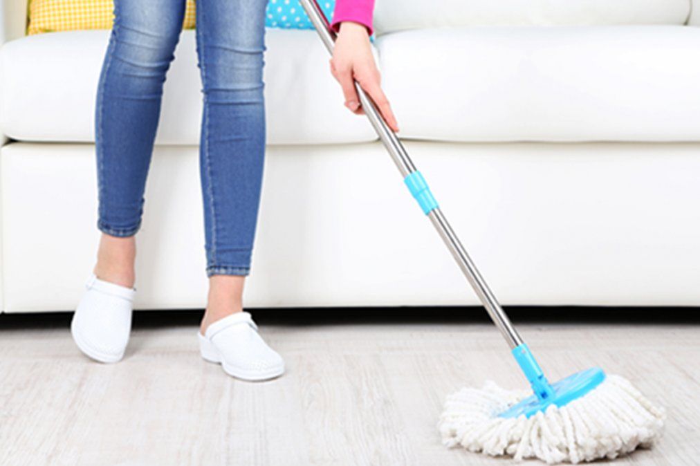 Cómo limpiar los pisos con vinagre para que queden relucientes