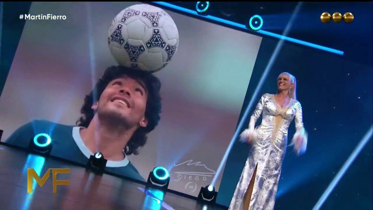 El homenaje a Diego Maradona en los Martín Fierro y la imitación de su hijo