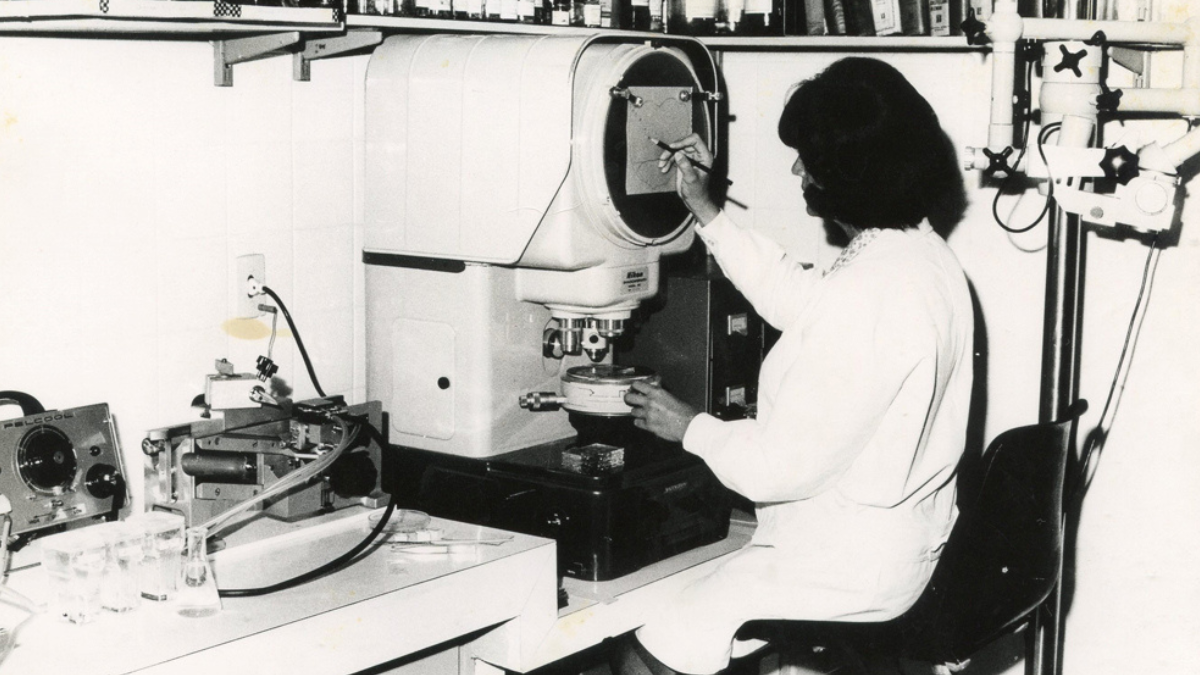  Entre 1962 y 1987 desarrollaron actividades en el Inali, un total de 12 investigadores e investigadoras, tres becarios y becarias y 30 miembros del personal de apoyo.