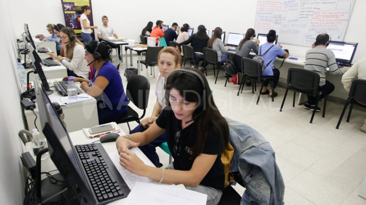 La línea 0800 Covid fue habilitada para el registro de personas mayores en el plan de vacunación de Santa Fe.&nbsp;