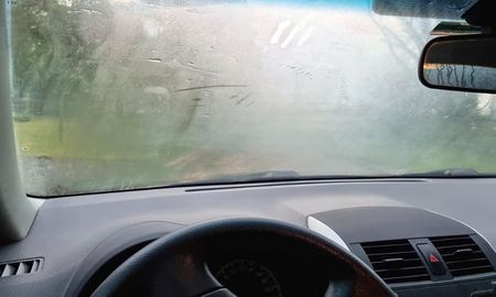 Los mejores consejos para desempañar los vidrios del auto en invierno sin usar el aire acondicionado. Los mejores consejos para desempañar los vidrios del auto en invierno sin usar el aire acondicionado.