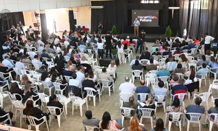 Se encontraron en Calchaquí referentes políticos, sociales y productivos de toda la región. Se encontraron en Calchaquí referentes políticos, sociales y productivos de toda la región.