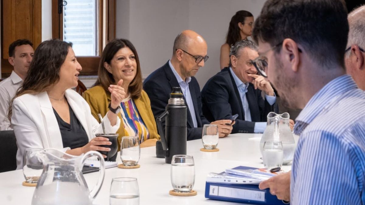 Este miércoles se realizó una reunión con diputados provinciales en la Legislatura. Este miércoles se realizó una reunión con diputados provinciales en la Legislatura.
