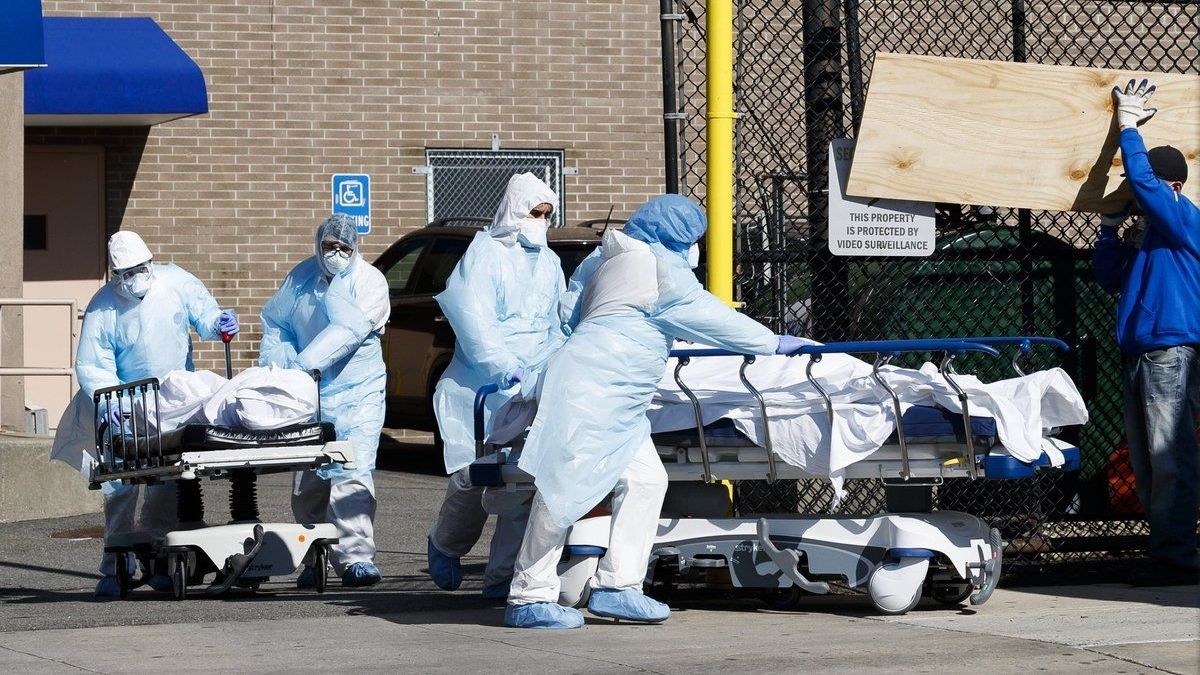 Desde el inicio de la pandemia, que sigue causando casos y muertes diariamente.