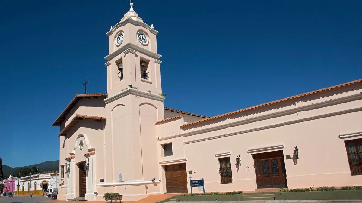La tradición gaucha define la vida cotidiana y las fiestas populares de Chicoana. La tradición gaucha define la vida cotidiana y las fiestas populares de Chicoana.