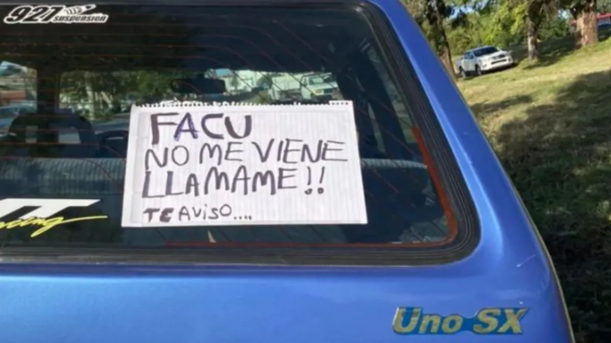 Facu no me viene...: una cordobesa se volvió viral por un insólito cartel que pegó en un auto&nbsp;