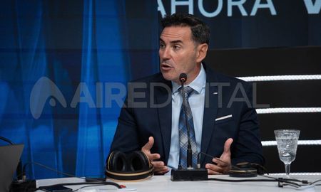 El doctor Hugo Javier Imhof (matrícula 3715), especialista en cirugía general y en endoscopia digestiva. El doctor Hugo Javier Imhof (matrícula 3715), especialista en cirugía general y en endoscopia digestiva.