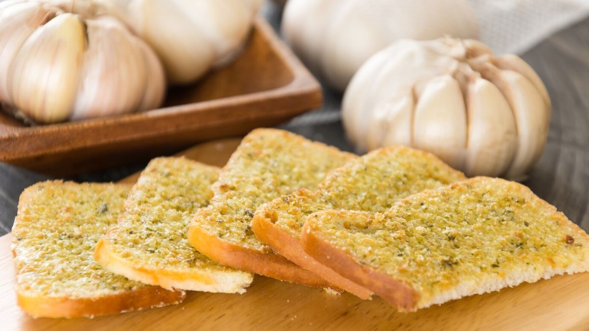 La receta de pan de ajo. 