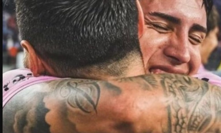 Facundo Farías y el abrazo con Lionel Messi. Facundo Farías y el abrazo con Lionel Messi.