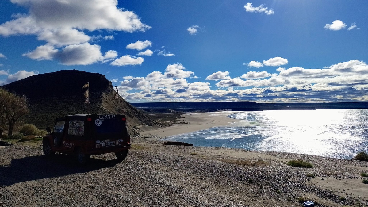 Laura y Olga recorrieron toda la Ruta 40 a bordo del Mehari.
