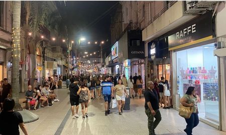El Centro Comercial de Santa Fe también pidió bajar el impuesto sobre los Ingresos Brutos. El Centro Comercial de Santa Fe también pidió bajar el impuesto sobre los Ingresos Brutos.