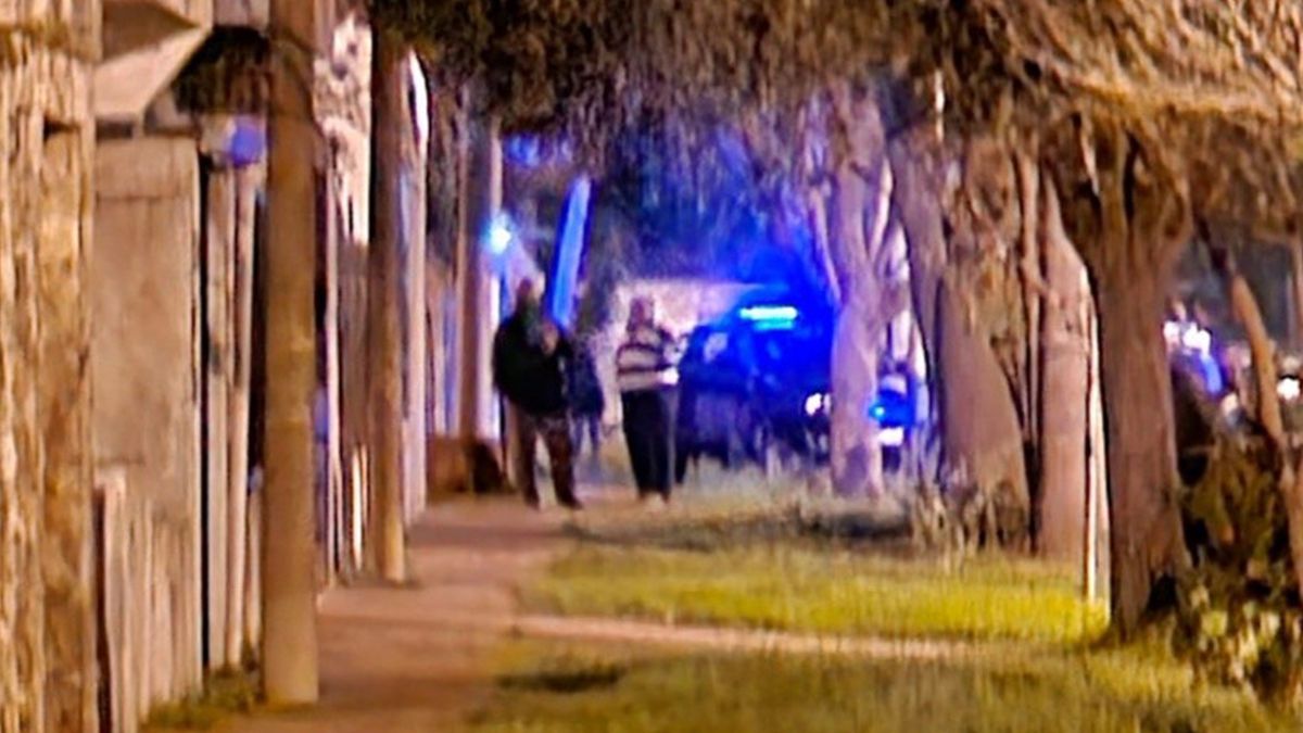 La discusión por conflictos interpersonales ocurrió en el interior de una vivienda de calle Gálvez a la altura de Beruti. La discusión por conflictos interpersonales ocurrió en el interior de una vivienda de calle Gálvez a la altura de Beruti.