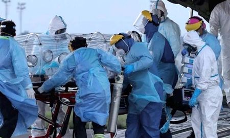 Chile reportó este jueves 173 nuevas muertes procedentes de jornadas anteriores, de acuerdo con el nuevo método de conteo implementado esta semana, en tanto el país superó los 150.000 casos positivos desde el primero. Chile reportó este jueves 173 nuevas muertes procedentes de jornadas anteriores, de acuerdo con el nuevo método de conteo implementado esta semana, en tanto el país superó los 150.000 casos positivos desde el primero.
