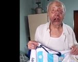 El gesto de Atlético de Rafaela con el abuelo que fue torturado en un robo y le llevaron el escudo de La Crema El gesto de Atlético de Rafaela con el abuelo que fue torturado en un robo y le llevaron el escudo de La Crema