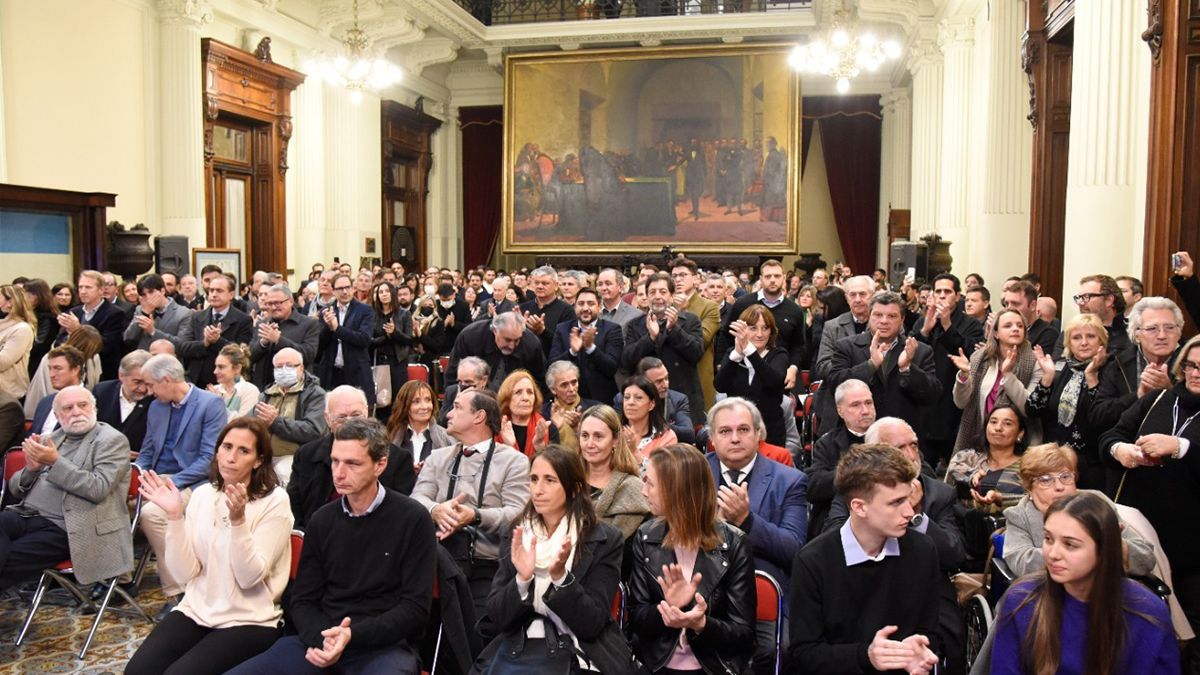 El acto para homenajear al médico y exlegislador nacional se realizó en el Salón Pasos Perdidos de la Cámara baja.