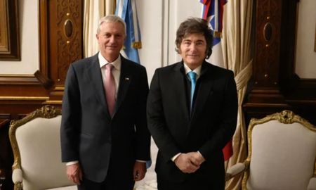 El presidente Javier Milei recibirá este lunes desde las 10 en la Casa Rosada a su homólogo chileno, José Antonio Kast. El presidente Javier Milei recibirá este lunes desde las 10 en la Casa Rosada a su homólogo chileno, José Antonio Kast.