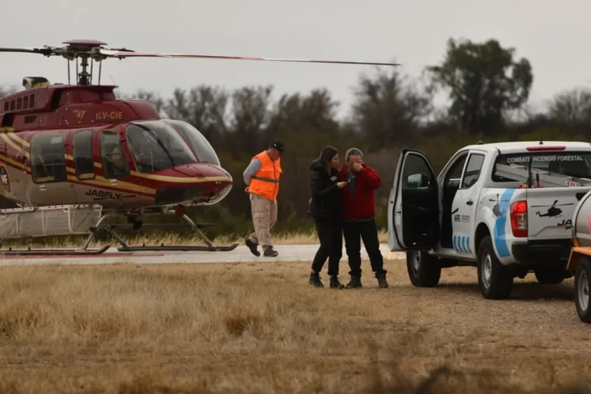 El Gobierno de San Juan confirmó este miércoles el fallecimiento de las siete personas que viajaban a bordo del helicóptero que se accidentó en el departamento Valle Fértil mientras participaban de una capacitación para el combate de incendios forestales.