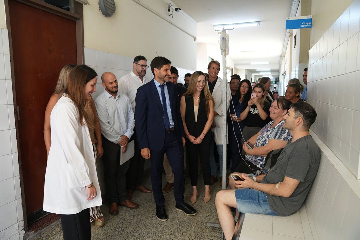 Pullaro recorrió el hospital Cullen en Santa Fe y destacó el trabajo de sus equipos de alta complejidad