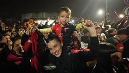 Miles de hinchas sabaleros se sumaron a la celebración por los 121 años de Colón.
