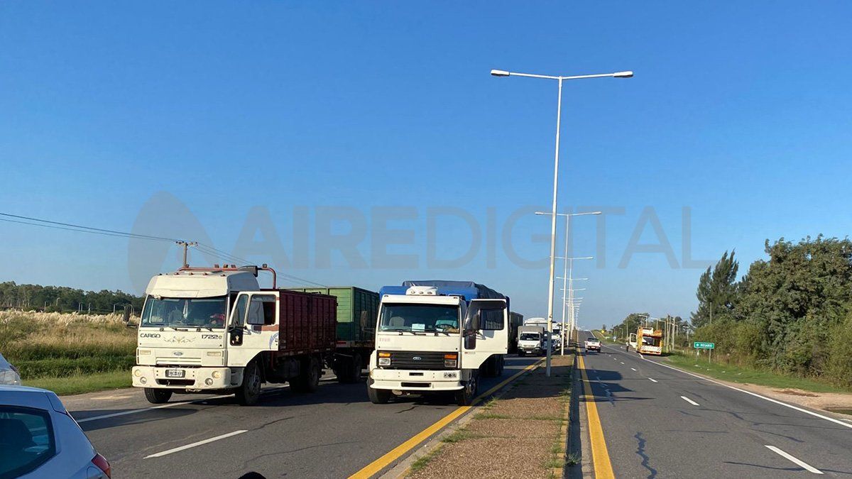 Las vecinas advirtieron que van a seguir el reclamo y exigen la presencia de autoridades del gobierno y de la Fiscalía. Las vecinas advirtieron que van a seguir el reclamo y exigen la presencia de autoridades del gobierno y de la Fiscalía.