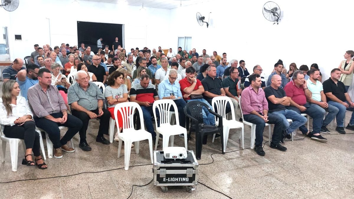 Los productores del norte santafesino se concentraron en la Sociedad Rural de Vera.