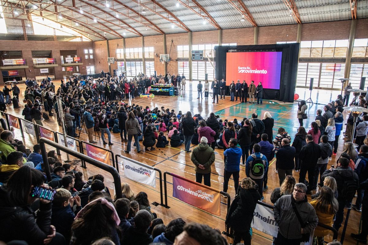 Santa Fe en Movimiento es un programa interministerial cuyo objetivo es crear espacios de iniciación e inclusión deportiva