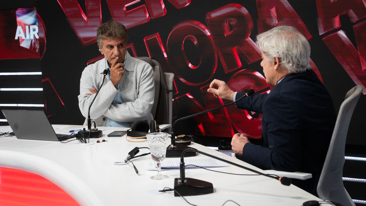 Barraguirre pasó por los estudios de AIRE durante el programa Ahora Vengo. Barraguirre pasó por los estudios de AIRE durante el programa Ahora Vengo.
