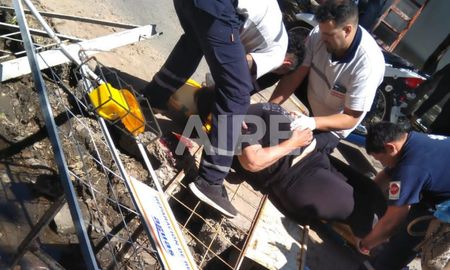 El hecho ocurrió en horas del mediodía en la intersección de calle Tucumán y Saavedra, en el centro de la ciudad de Santa Fe. El hecho ocurrió en horas del mediodía en la intersección de calle Tucumán y Saavedra, en el centro de la ciudad de Santa Fe.