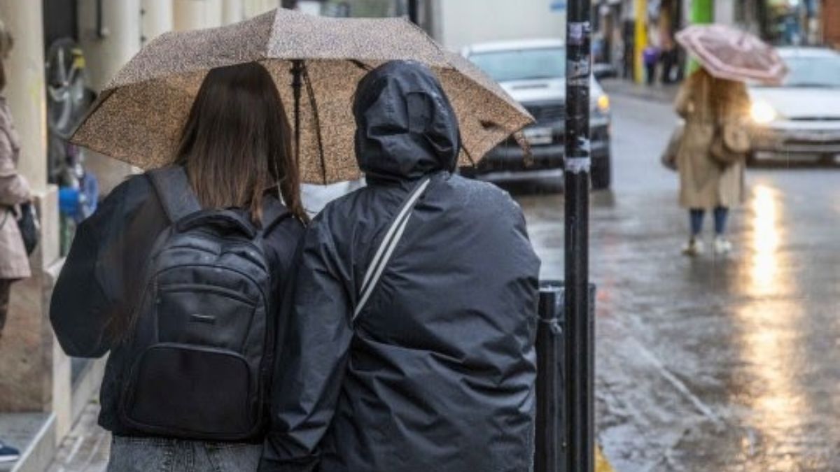 Se renovó y amplió el aviso por intensas precipitaciones, ráfagas y ocasional caída de granizo para el departamento Rosario y otros del sur de Santa Fe.