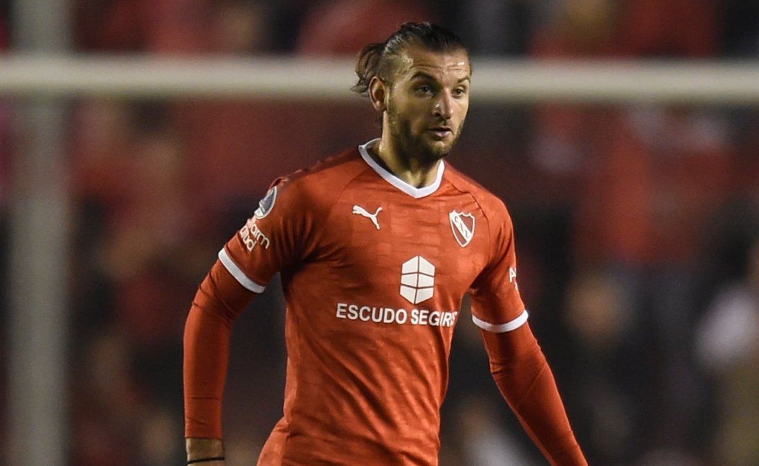 Gast&oacute;n Silva dej&oacute; de ser jugador de Independiente por falta de pago y desde el club lo demandaron por esa acci&oacute;n.