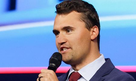 Charlie Kirk murió luego de recibir un tiro en el cuello. Charlie Kirk murió luego de recibir un tiro en el cuello.