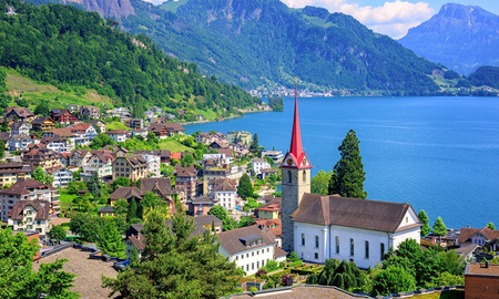 Suiza ofrece 70 mil dólares para que vos y tu familia se muden a una de sus aldeas Suiza ofrece 70 mil dólares para que vos y tu familia se muden a una de sus aldeas