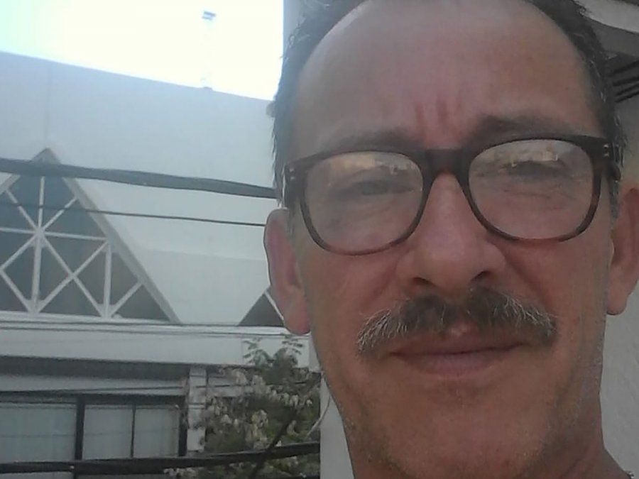 Fabián Norberto Iunnisi tenía 48 años apreciado y fue asesinado a puñaladas dentro de su casa del tradicional barrio Azcuénaga de Rosario.&nbsp;