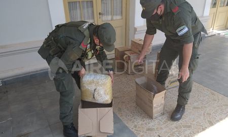 Secuestro. El material estupefaciente fue encontrado por personal de Gendarmería en un control sobre la ruta 11. Secuestro. El material estupefaciente fue encontrado por personal de Gendarmería en un control sobre la ruta 11.