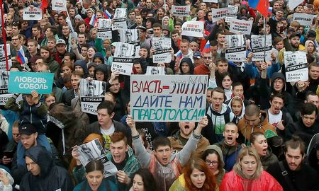 Rusia cuenta con una severa legislación de control de las manifestaciones, que suelen terminar con masivas detenciones. Rusia cuenta con una severa legislación de control de las manifestaciones, que suelen terminar con masivas detenciones.