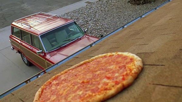 La casa real de ‘Breaking Bad’ en Nuevo México tiene el techo repleto de pizzas