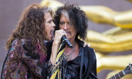 el guitarrista de aerosmith fue internado de urgencia despues de un show el guitarrista de aerosmith fue internado de urgencia despues de un show