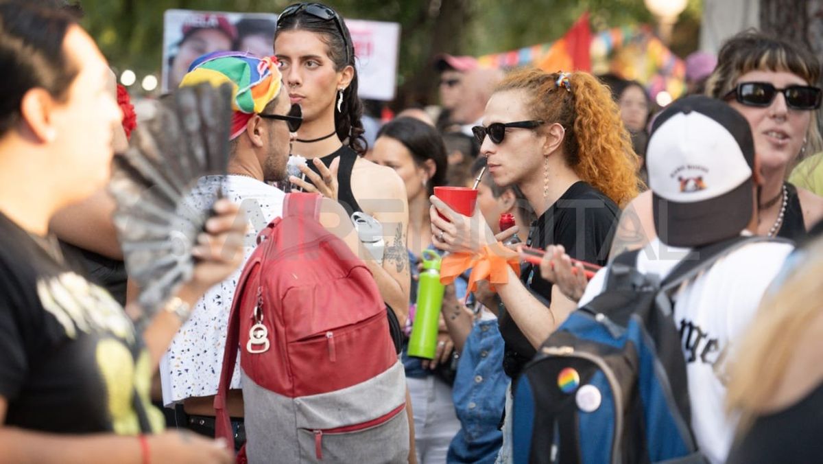 La Marcha Federal del Orgullo Antifascista y Antirracista inició a las 18 en Santa Fe. La Marcha Federal del Orgullo Antifascista y Antirracista inició a las 18 en Santa Fe.