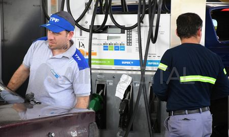 El sábado 2 de marzo entraron en vigencia los nuevos precios de los combustibles. El sábado 2 de marzo entraron en vigencia los nuevos precios de los combustibles.