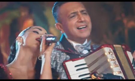 Lali Espósito causa furor en la redes con una cumbia junto a Los Ángeles Azules Lali Espósito causa furor en la redes con una cumbia junto a Los Ángeles Azules