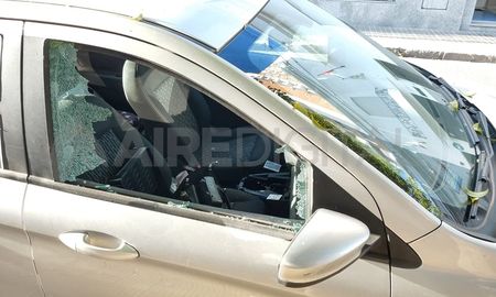 Vandalizaron un auto estacionado en pleno centro santafesino.