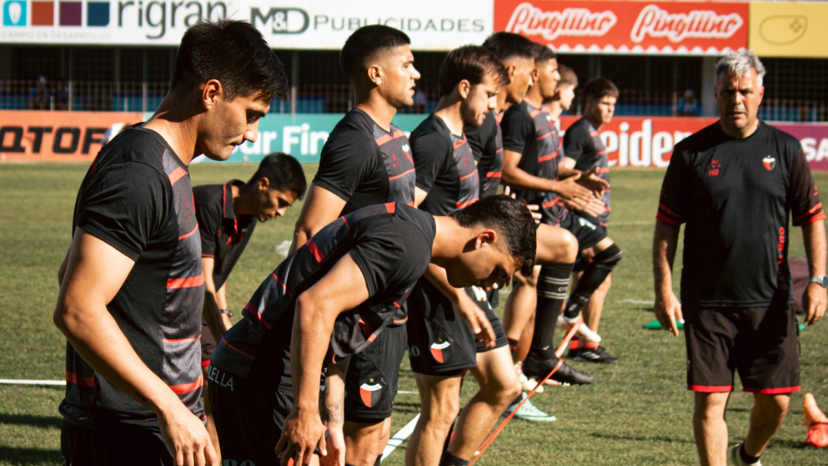Atento Osella: un futbolista titular de Colón en duda para el crucial partido contra All Boys