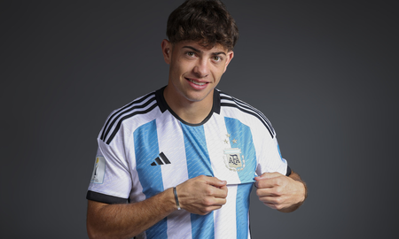 La foto viral de Agustín Giay con una camiseta de Colón que enciende el debate tras su convocatoria a la Selección La foto viral de Agustín Giay con una camiseta de Colón que enciende el debate tras su convocatoria a la Selección