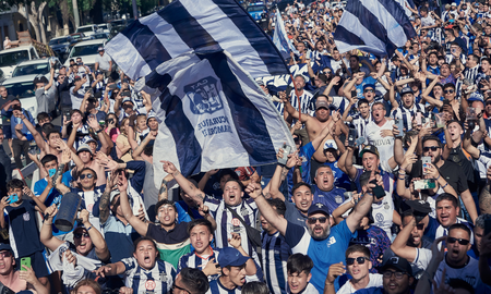 El tremendo robo que sufrió el papá del hincha de Talleres que falleció en pleno partido. El tremendo robo que sufrió el papá del hincha de Talleres que falleció en pleno partido.