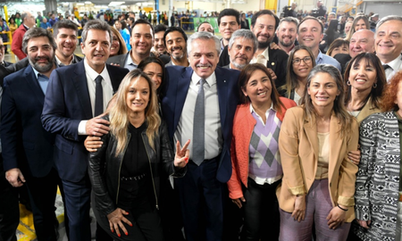 Alberto Fernández: Seguir apoyando a la industria es central para bajar el desempleo. Alberto Fernández: Seguir apoyando a la industria es central para bajar el desempleo.